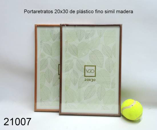 Imagen de PORTARETRATO PLASTICO FINITO SIMIL MADERA 20X30 5.24